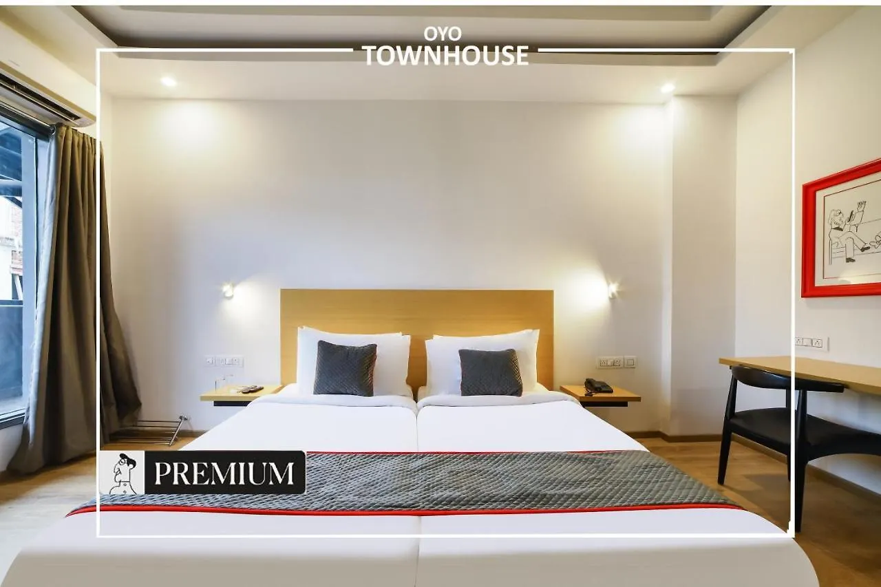 *** Ξενοδοχείο Oyo Townhouse 120 Shushant Lok Γκουργκάον Ινδία